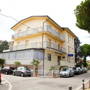 https://lagomaggio.emilia-romagnahotels.net