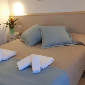 https://holidayfever.hotelsalgherosardinia.com